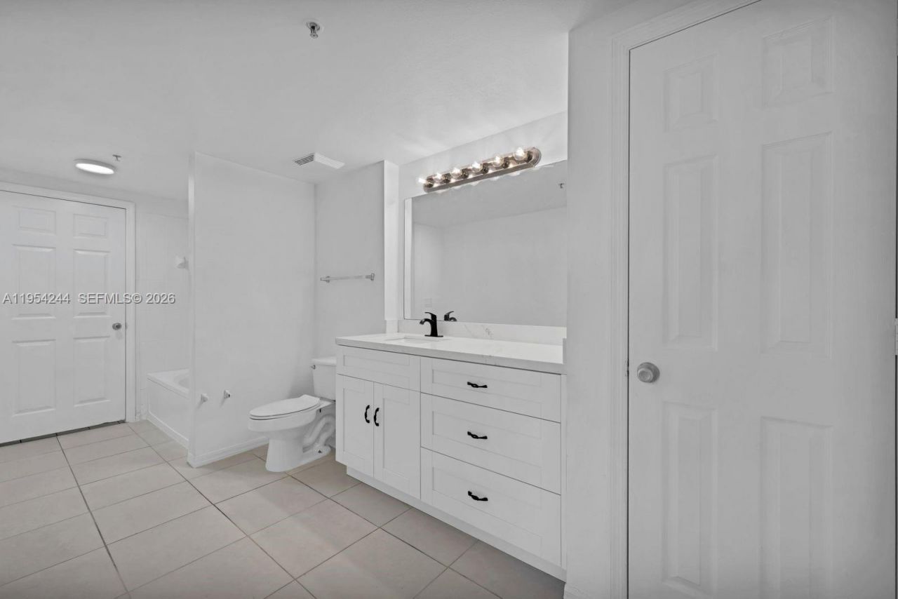 11650 SW 2nd St, Unit 16103, Pembroke Pines, FL 33025 Photo