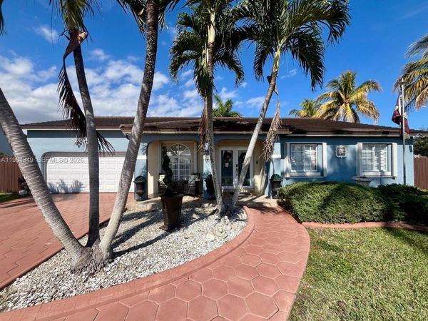 15201 SW 177th Ter , Miami, FL 33187