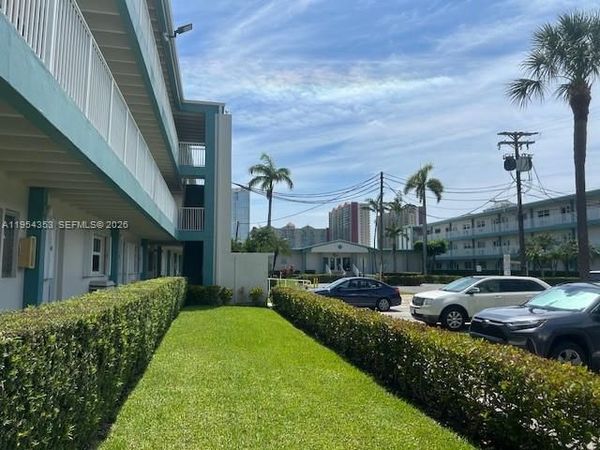 3923 NE 166th St, Unit N-108, North Miami Beach, FL 33160
