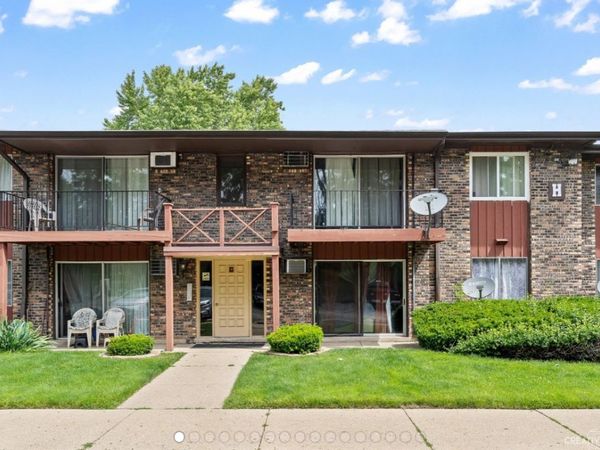 247 N Neltnor Boulevard, Unit F2C, West Chicago, IL 60185