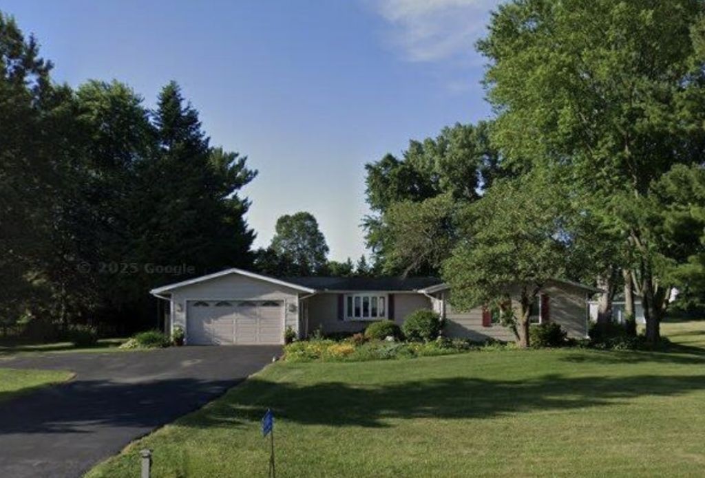 2382 N 41st Road, Sheridan, IL 60551 Main Photo