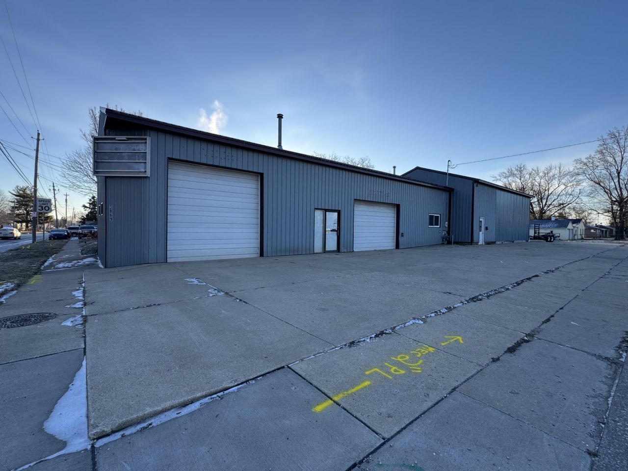 3869 Rockingham Road, Davenport, IA 52802 Main Photo