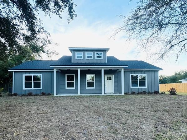 1150 NW Palmetto Street, Bell, FL 32693