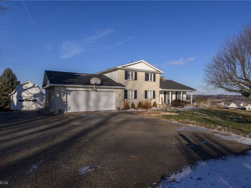 264 Pleasant Valley Road NW, Sugarcreek, OH 44681 Photo 2