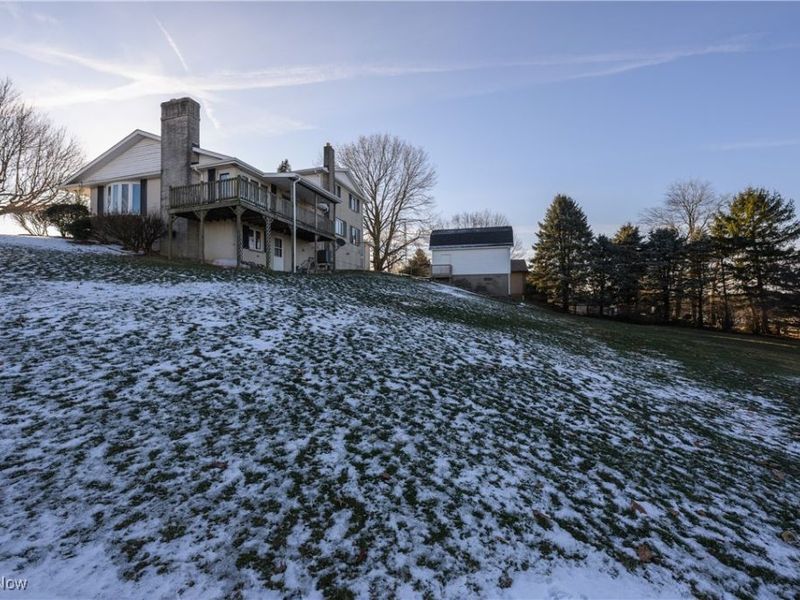 264 Pleasant Valley Road NW, Sugarcreek, OH 44681 Photo 9