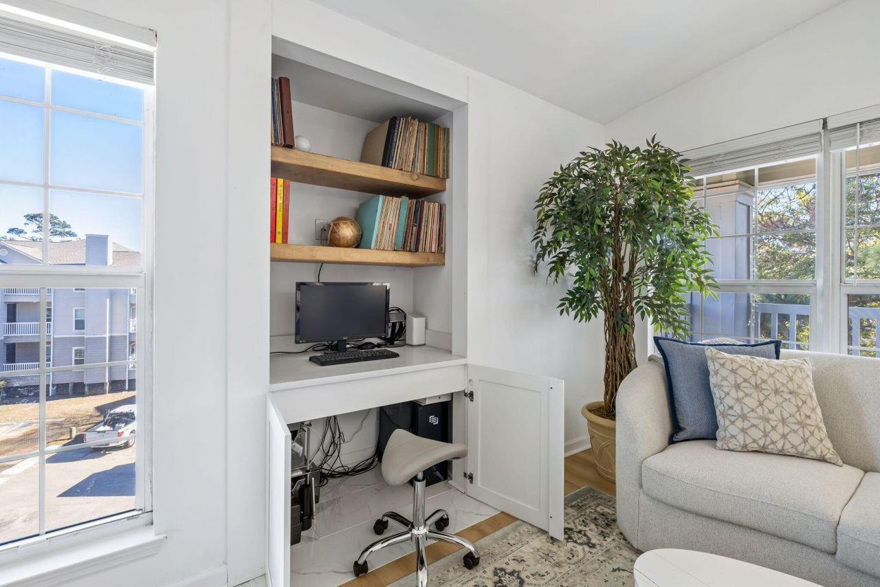 700 Daniel Ellis Drive Photo 3