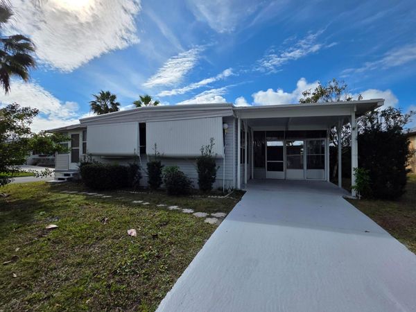 36 Grande Vista Way, Port St. Lucie, FL 34952