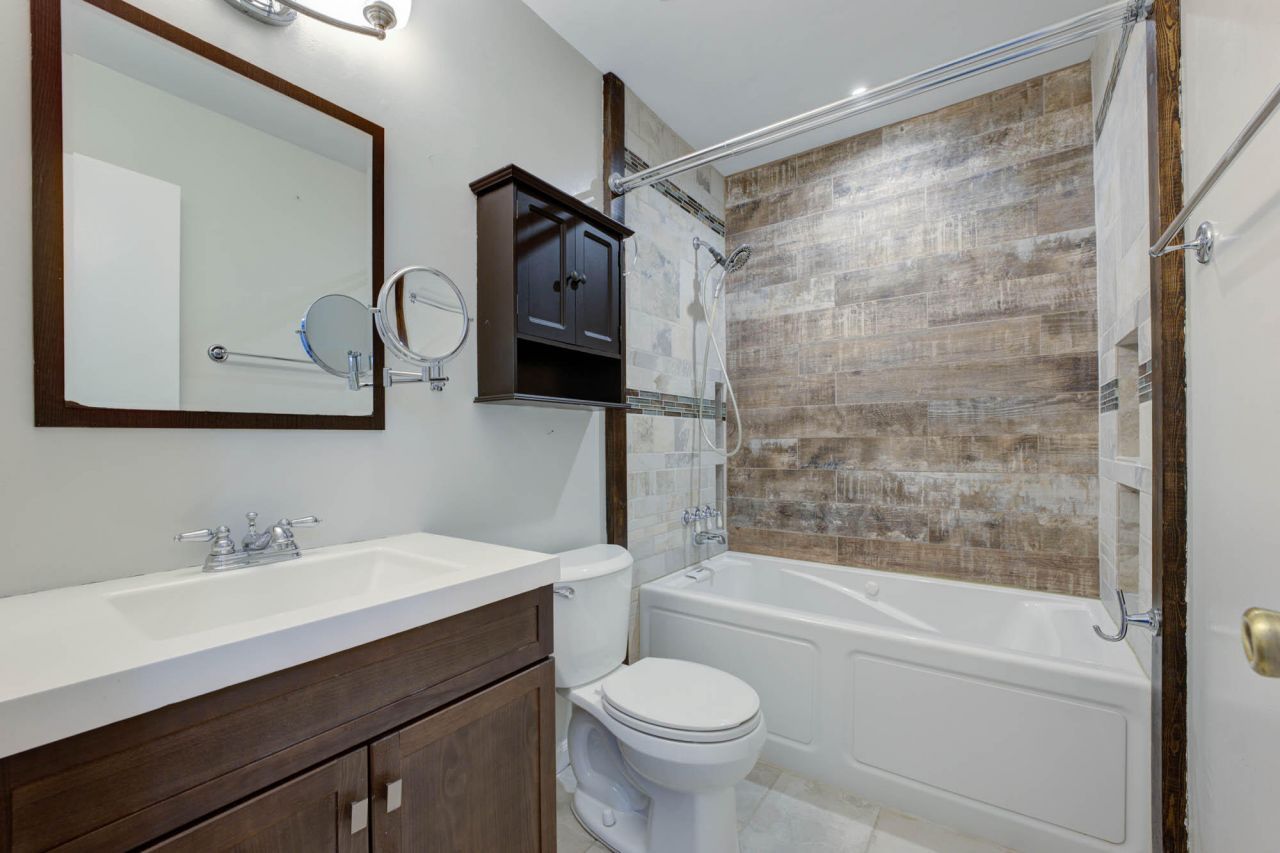 8042 Nova Court Photo 13