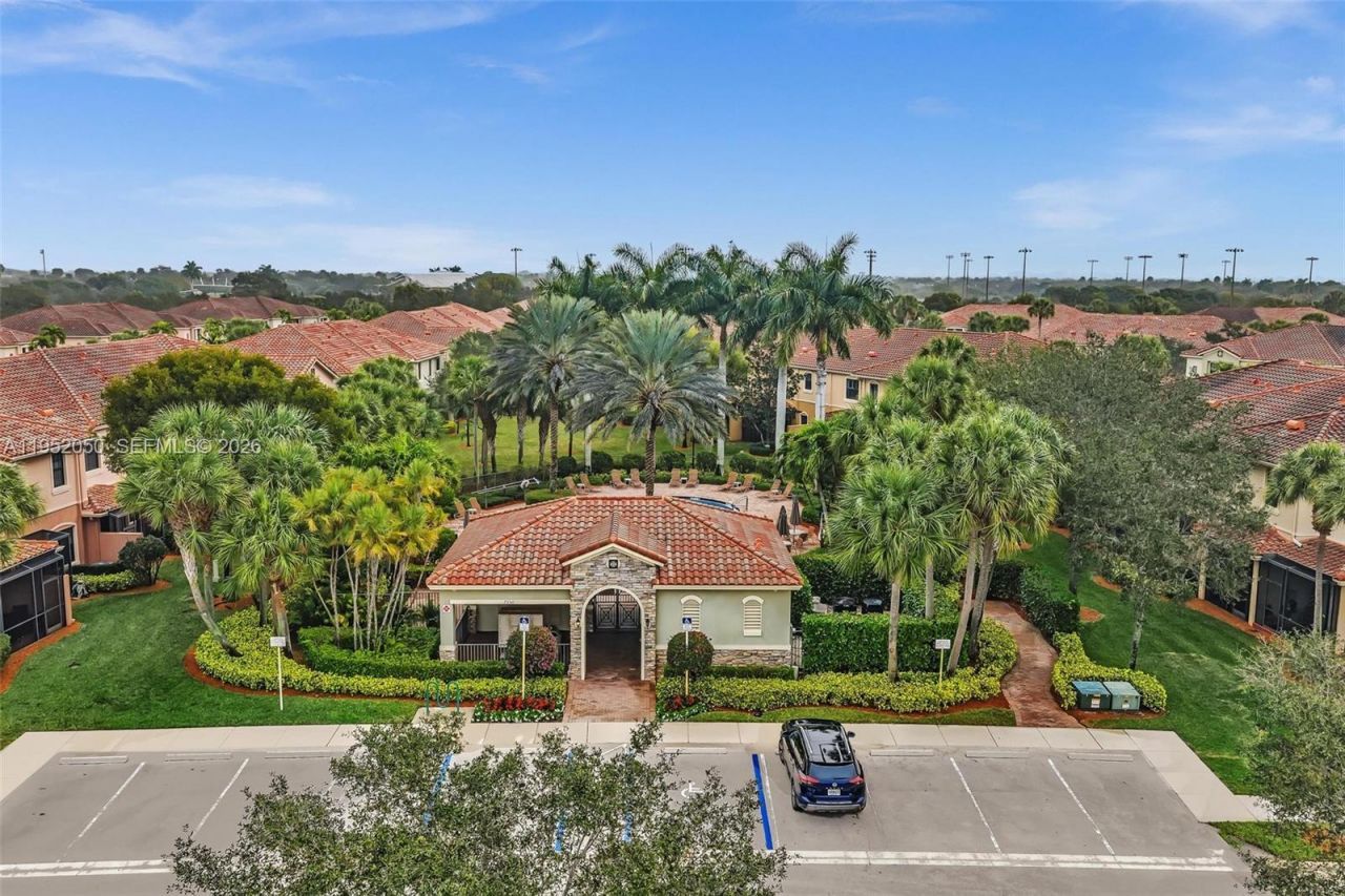 10865 NW 72nd Pl, Parkland, FL 33076 Photo