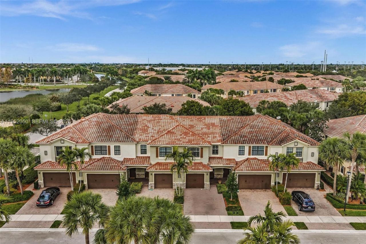 10865 NW 72nd Pl, Parkland, FL 33076 Photo