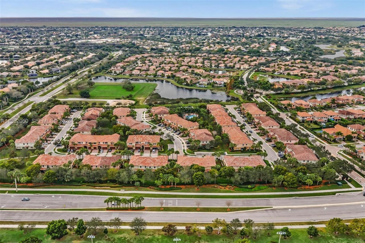 10865 NW 72nd Pl, Parkland, FL 33076 Photo