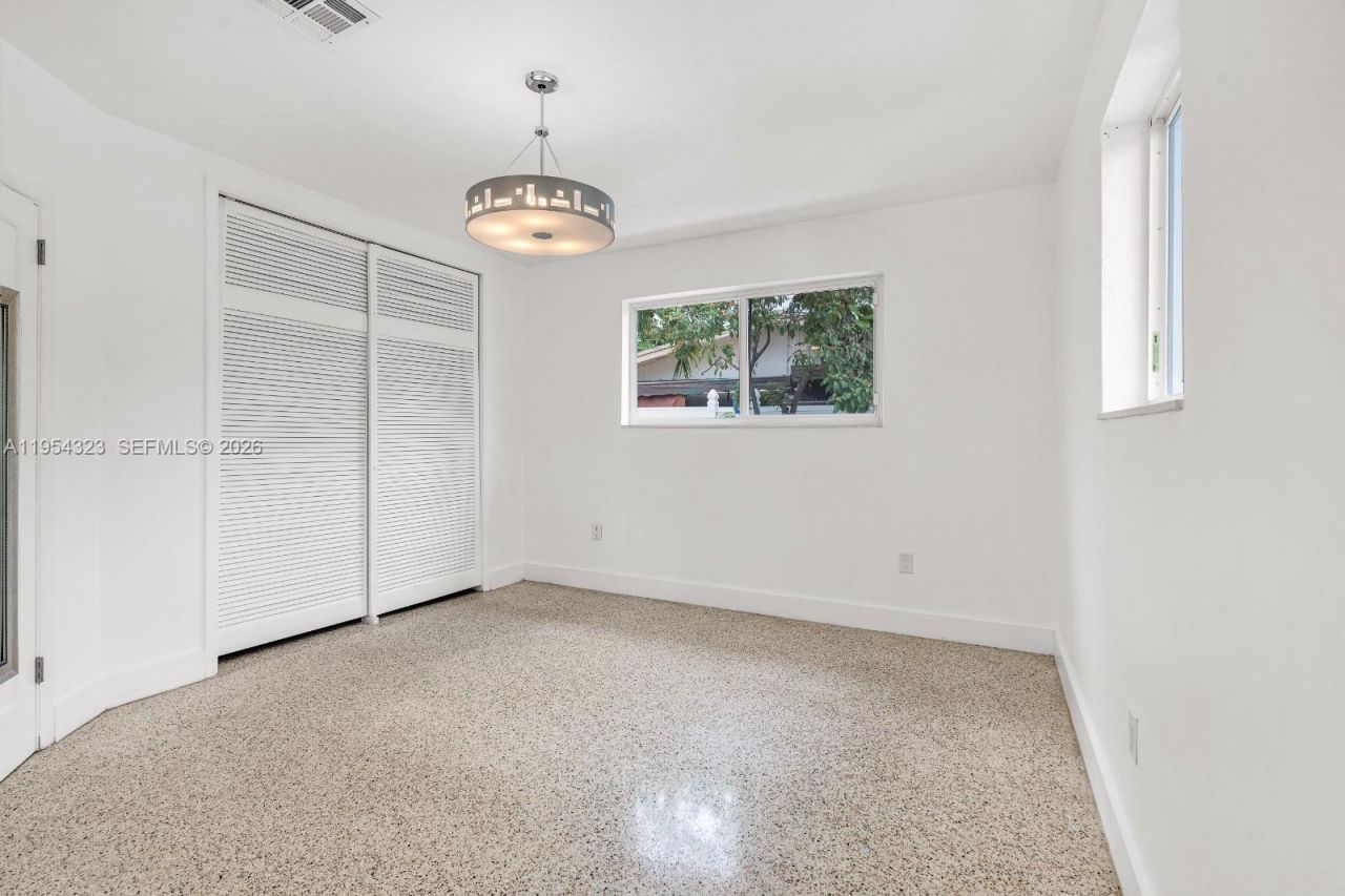 1040 N Royal Poinciana Blvd , Miami Springs, FL 33166 Photo