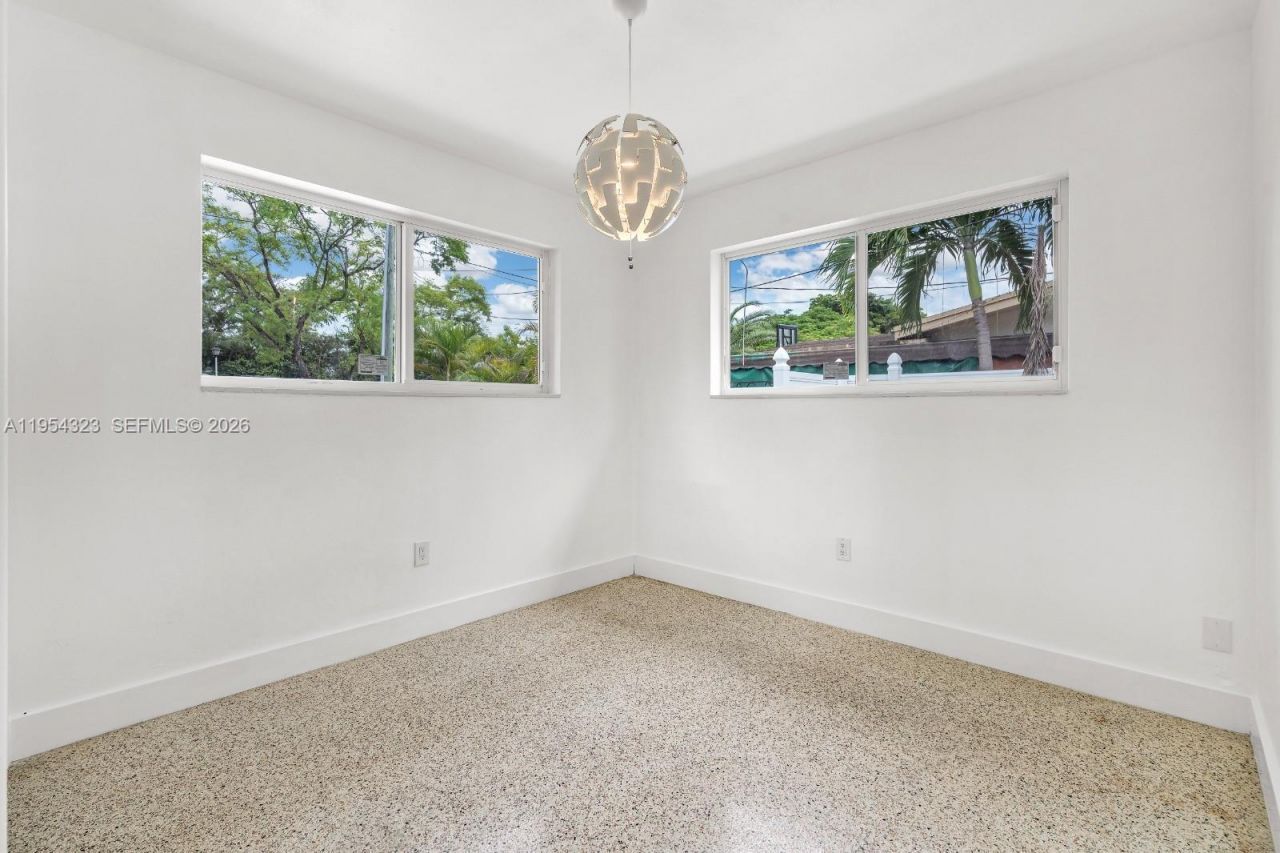 1040 N Royal Poinciana Blvd , Miami Springs, FL 33166 Photo