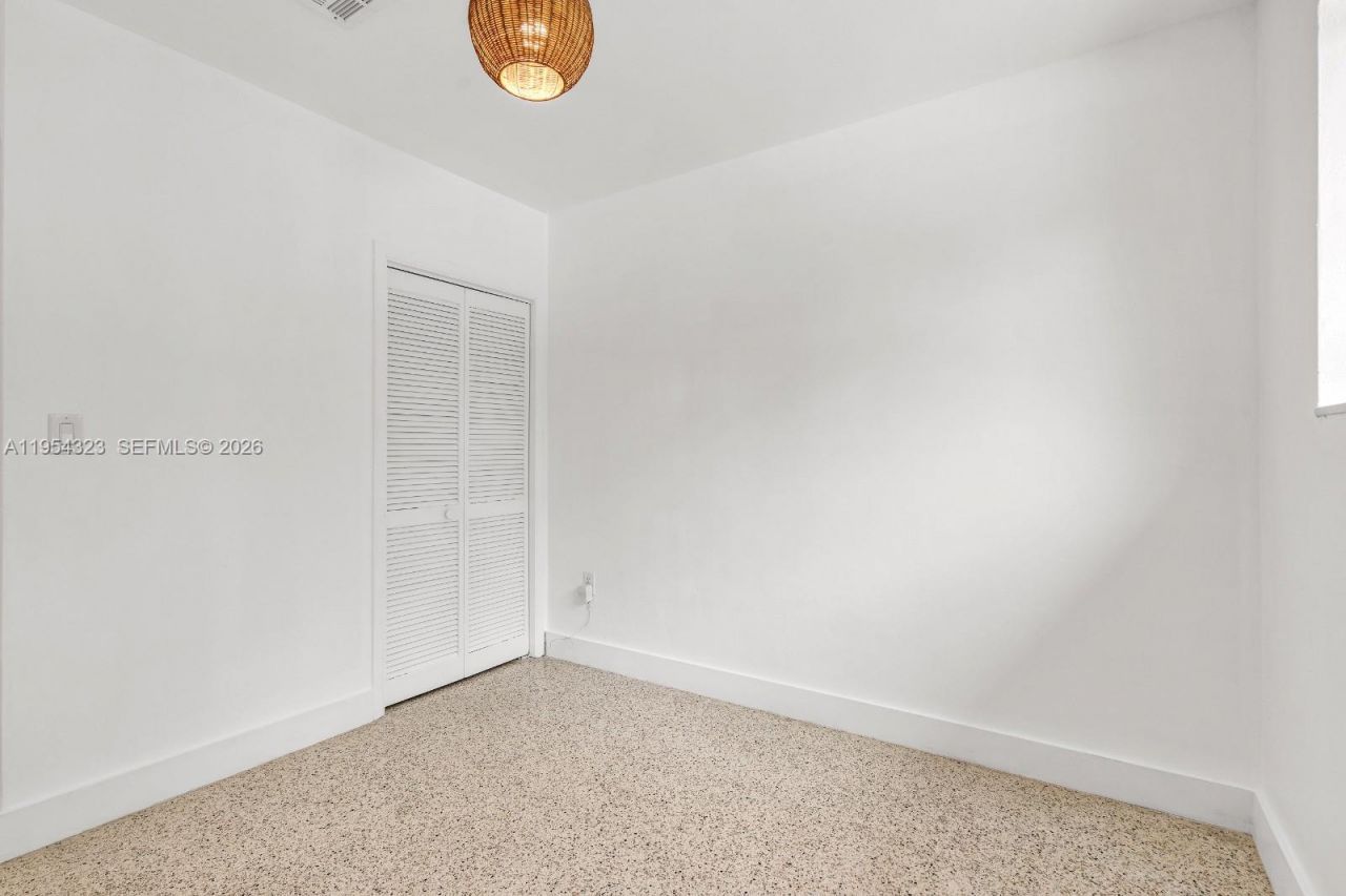 1040 N Royal Poinciana Blvd , Miami Springs, FL 33166 Photo