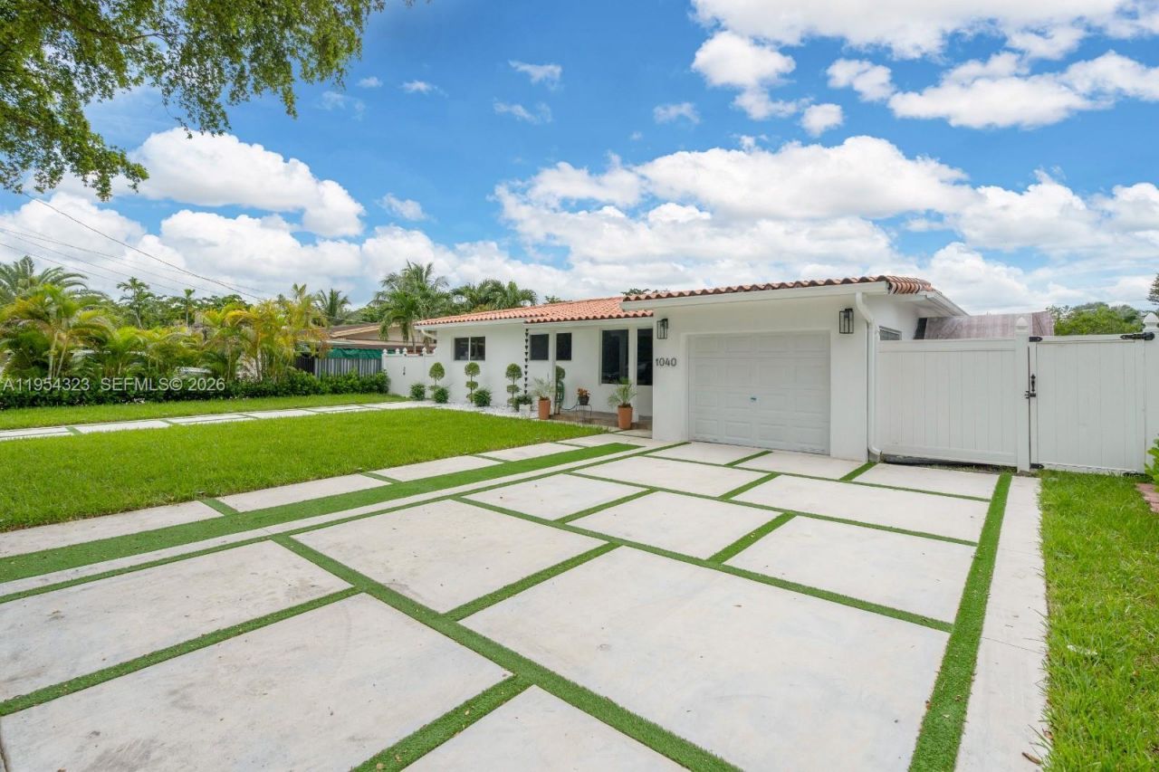 1040 N Royal Poinciana Blvd , Miami Springs, FL 33166 Photo