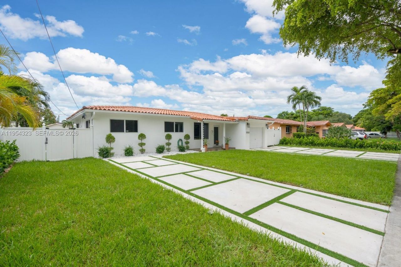 1040 N Royal Poinciana Blvd , Miami Springs, FL 33166 Photo