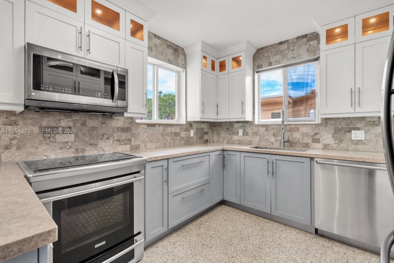 1040 N Royal Poinciana Blvd , Miami Springs, FL 33166 Photo