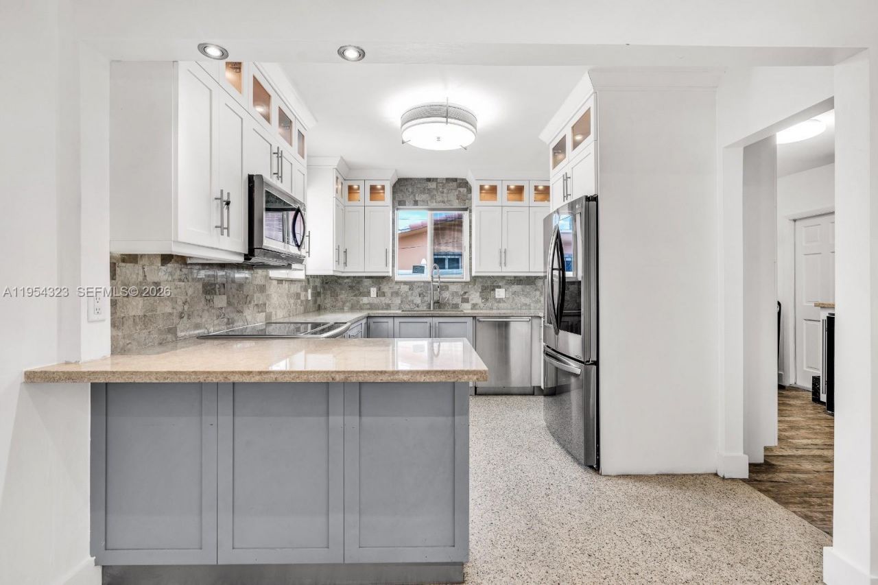 1040 N Royal Poinciana Blvd , Miami Springs, FL 33166 Photo