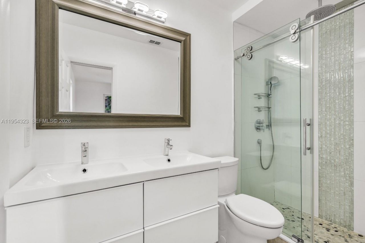 1040 N Royal Poinciana Blvd , Miami Springs, FL 33166 Photo