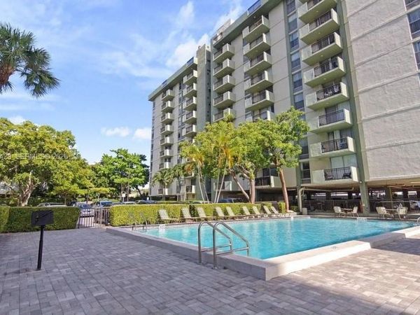 4848 NW 24th Ct, Unit 210, Lauderdale Lakes, FL 33313