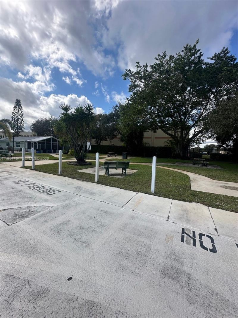 1590 Royal Forest Ct, West Palm Beach, FL 33406 Photo