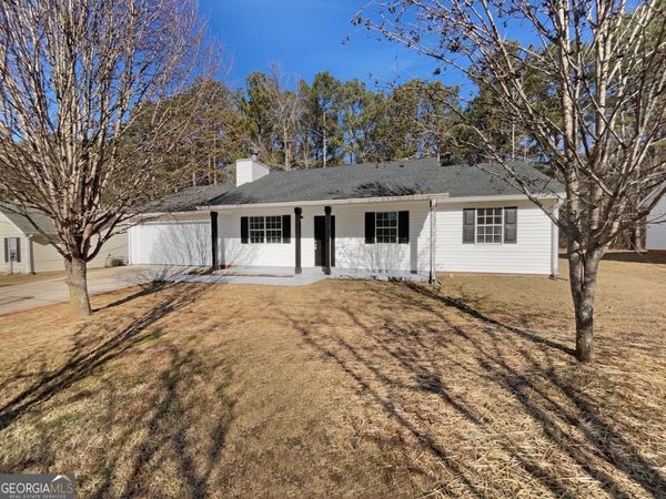 24 Chelsea Lane, Grantville, GA 30220