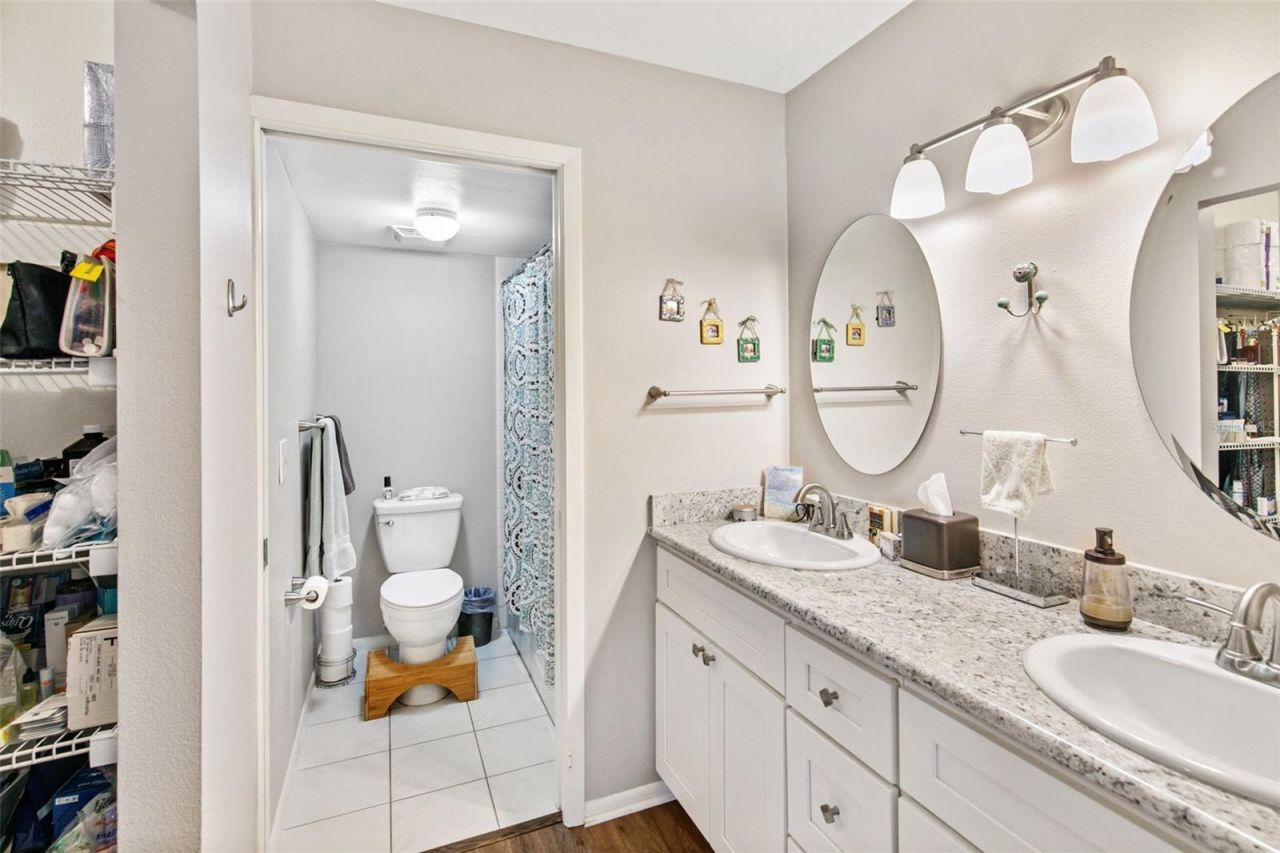 611 Woodlawn Drive, Unit 611, Bradenton, FL 34210 Photo