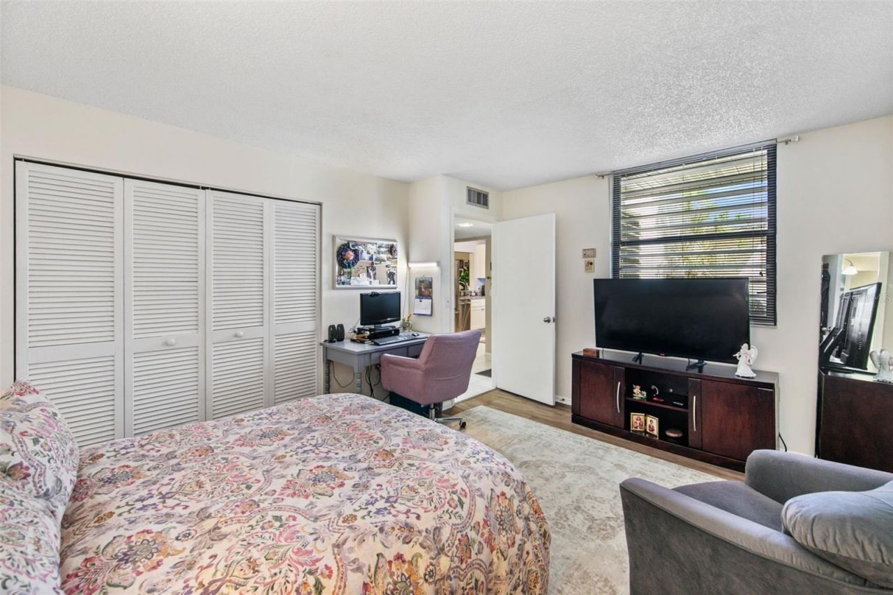 611 Woodlawn Drive, Unit 611, Bradenton, FL 34210 Photo