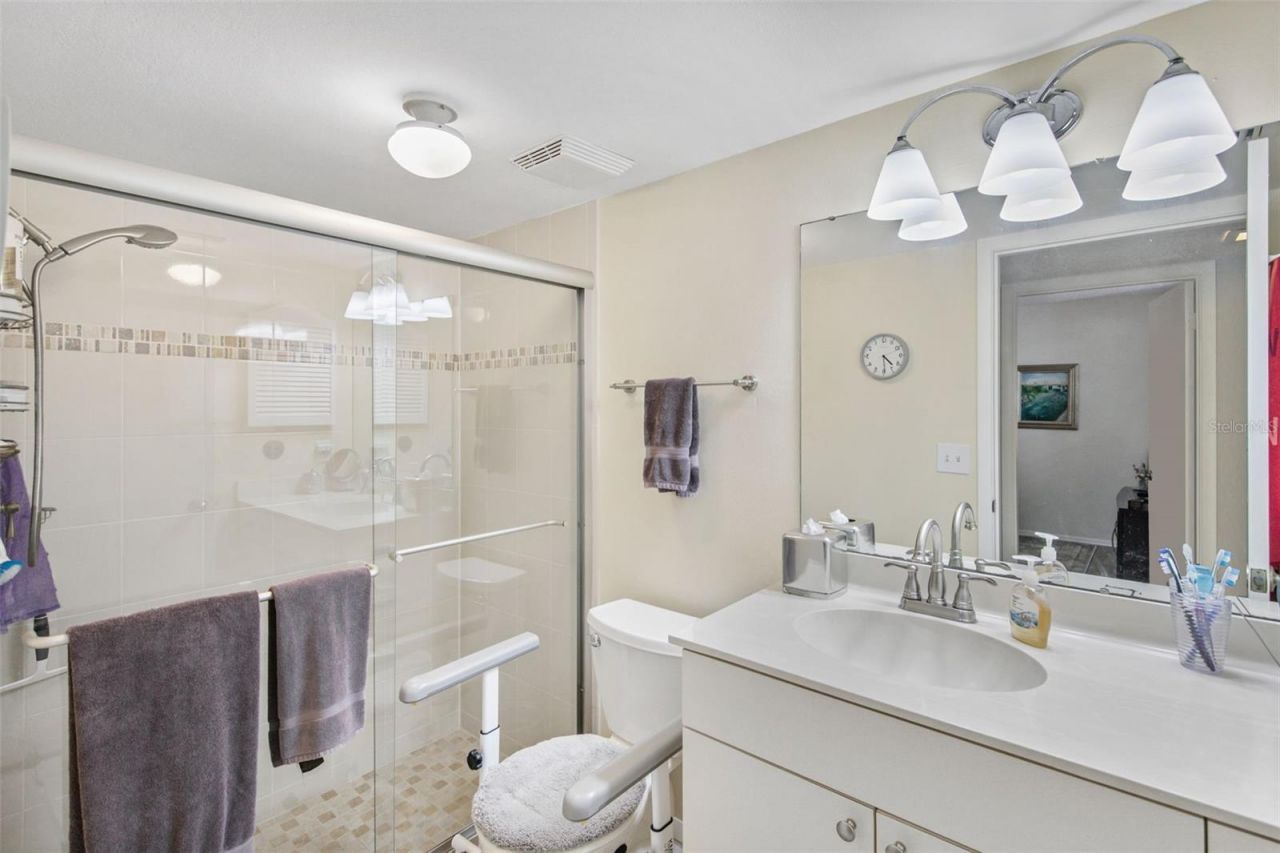 611 Woodlawn Drive, Unit 611, Bradenton, FL 34210 Photo