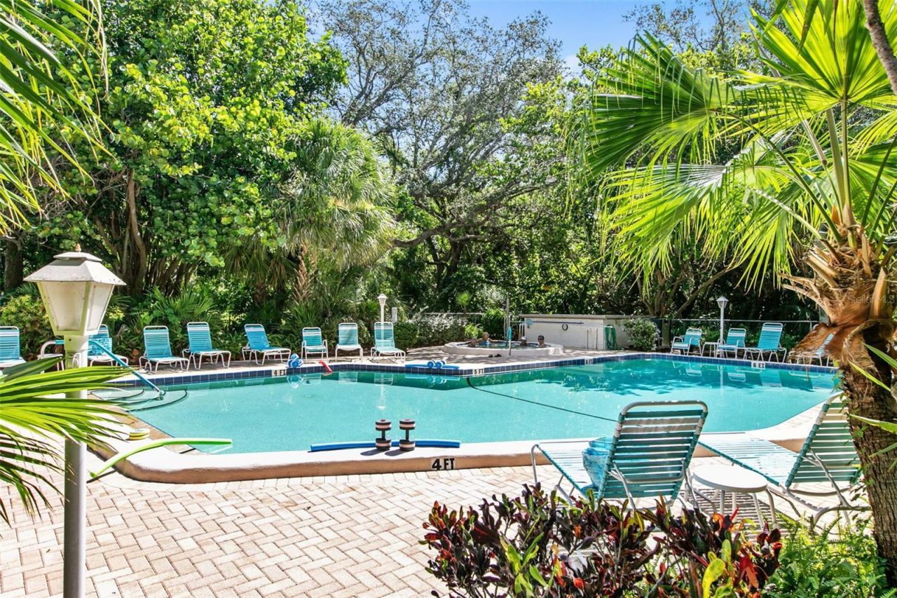 611 Woodlawn Drive, Unit 611, Bradenton, FL 34210 Photo