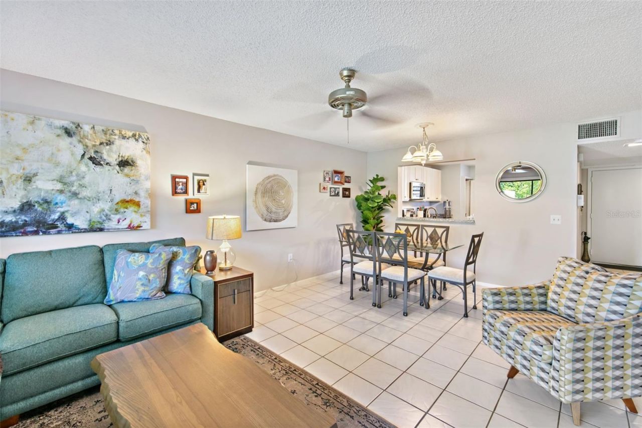 611 Woodlawn Drive, Unit 611, Bradenton, FL 34210 Photo
