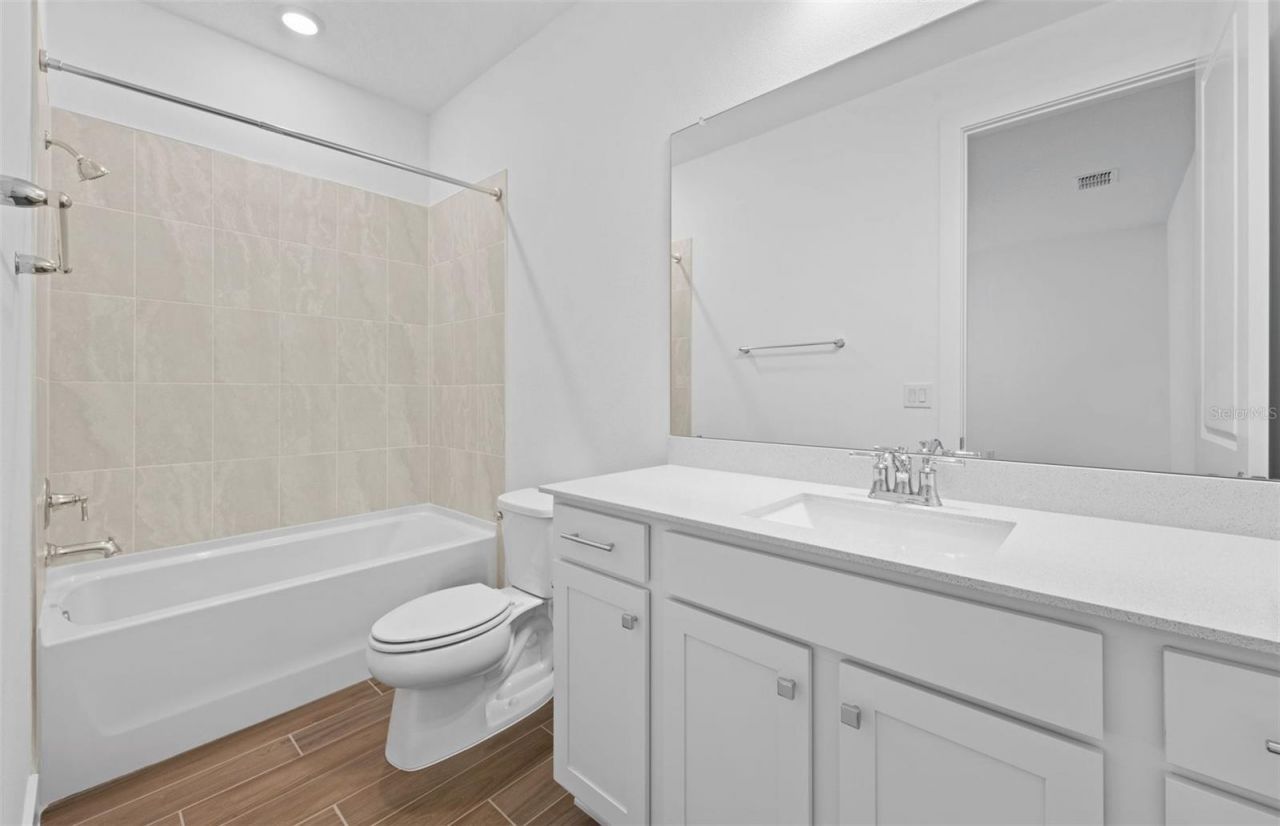 37864 Gunnison Drive, Zephyrhills, FL 33540 Photo