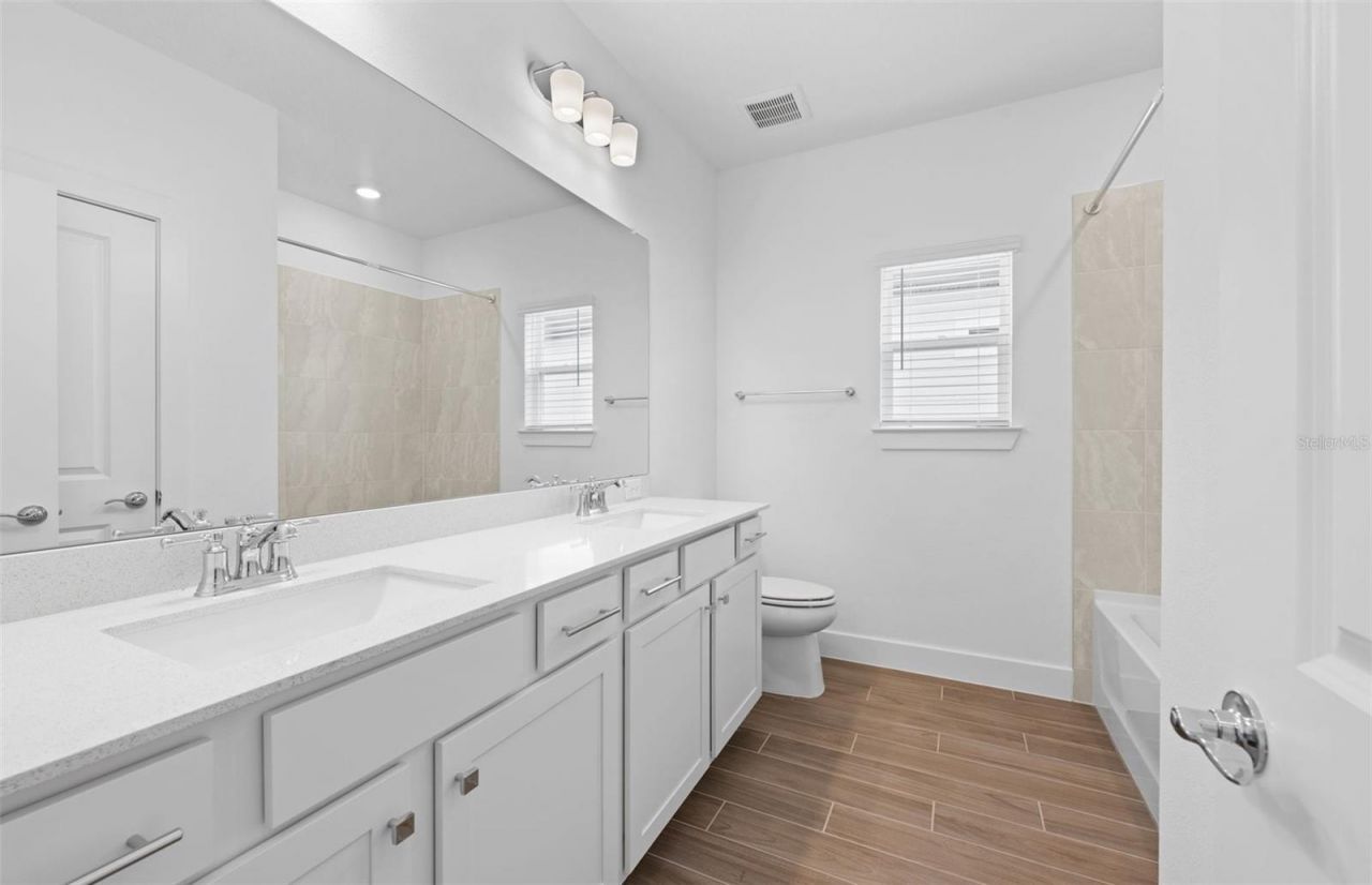 37864 Gunnison Drive, Zephyrhills, FL 33540 Photo