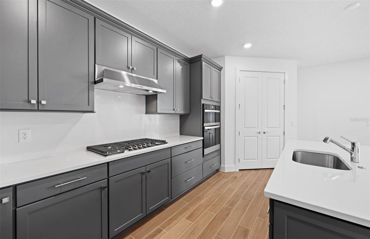 37864 Gunnison Drive, Zephyrhills, FL 33540 Photo