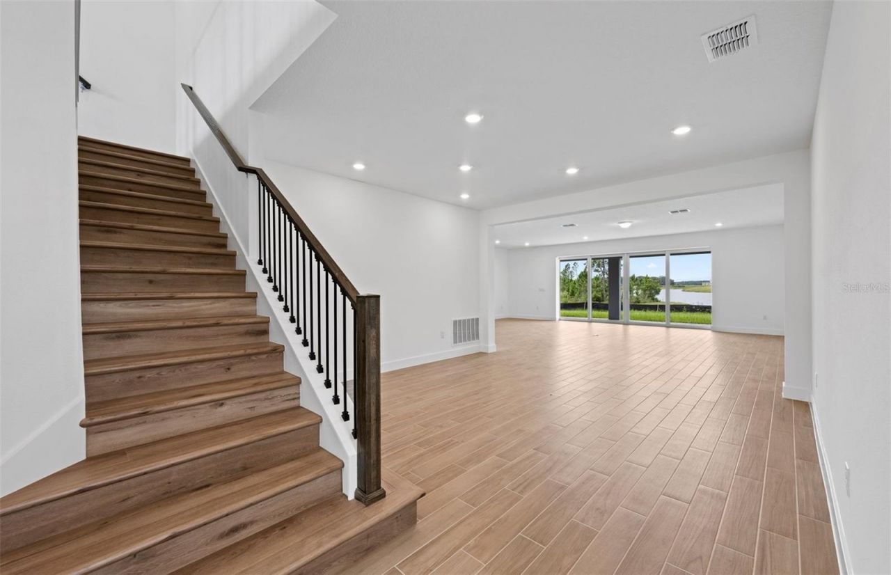 37864 Gunnison Drive, Zephyrhills, FL 33540 Photo