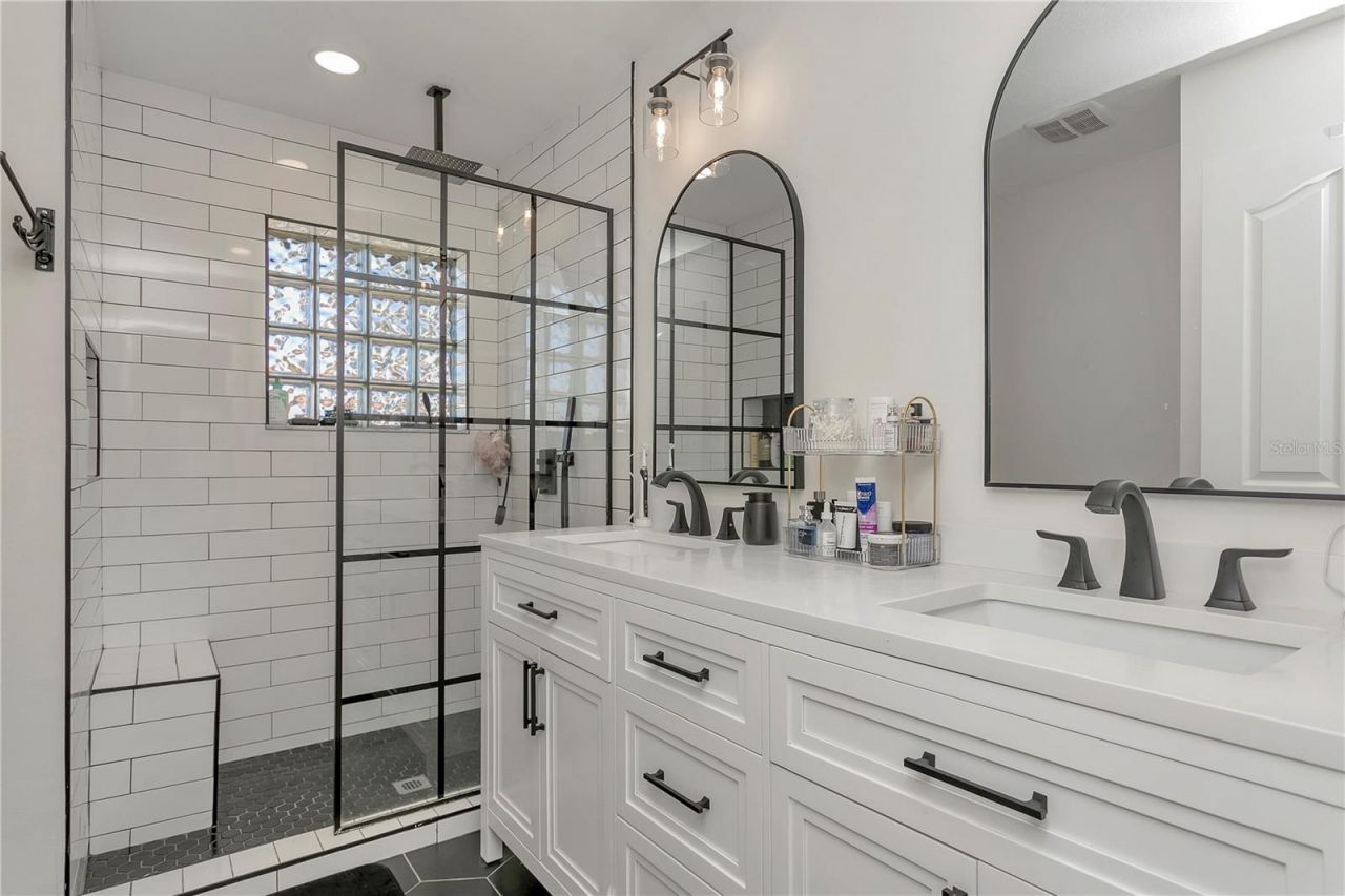 6647 68th Street E, Bradenton, FL 34203 Photo