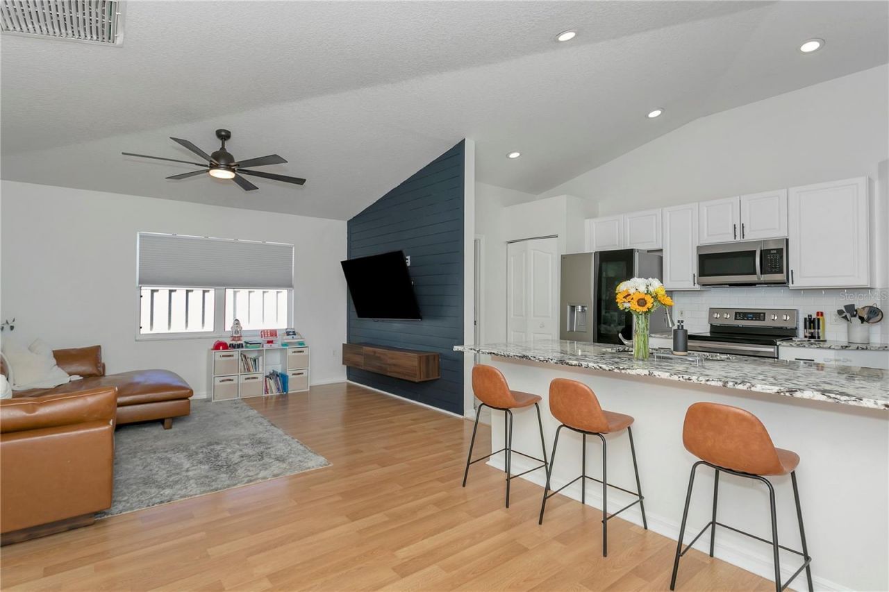 6647 68th Street E, Bradenton, FL 34203 Photo