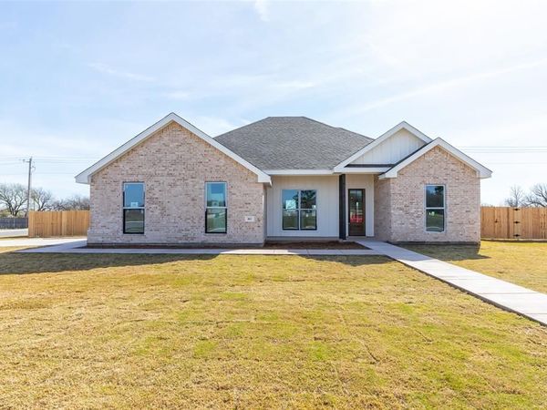 801 Whispering Oaks, Clyde, TX 76510