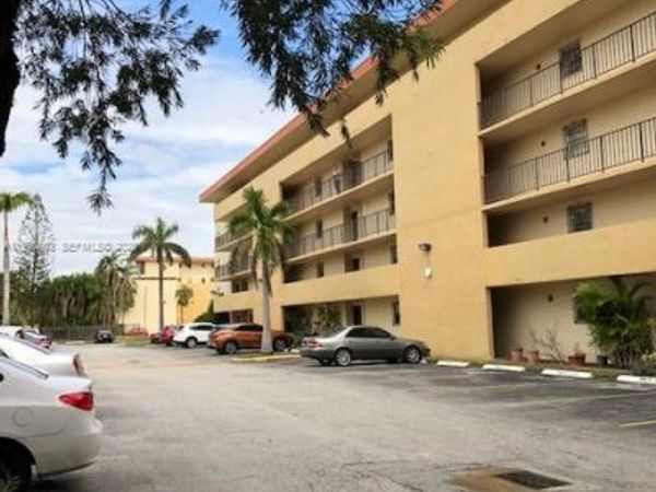 8889 Fontainebleau Blvd , Unit 501, Miami, FL 33172