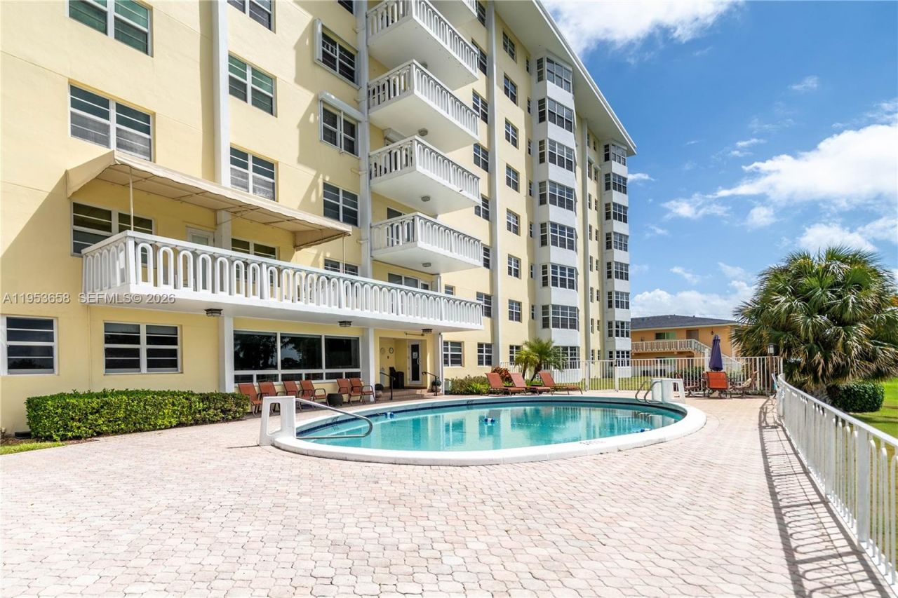 2500 NE 48th Ln, Unit 607, Fort Lauderdale, FL 33308 Photo
