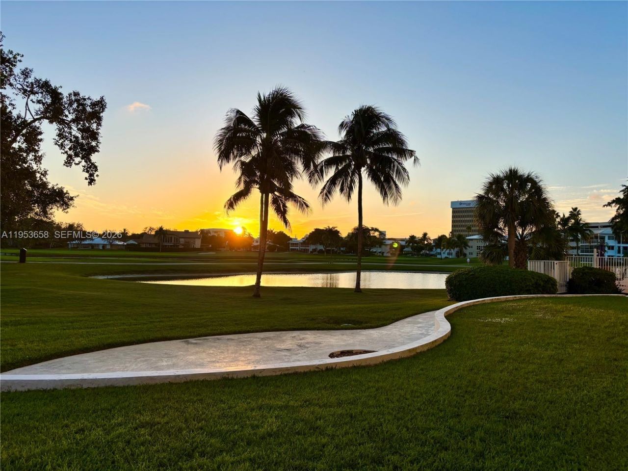 2500 NE 48th Ln, Unit 607, Fort Lauderdale, FL 33308 Photo