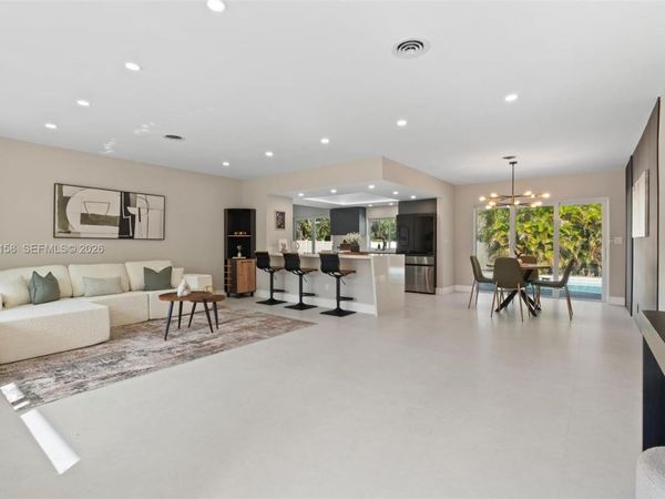5341 SW 1st St, Plantation, FL 33317