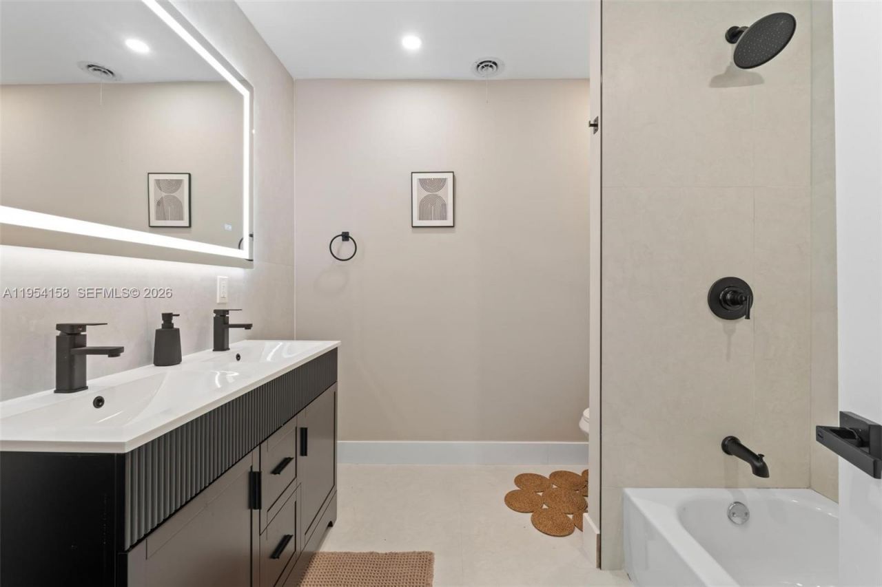 5341 SW 1st St, Plantation, FL 33317 Photo