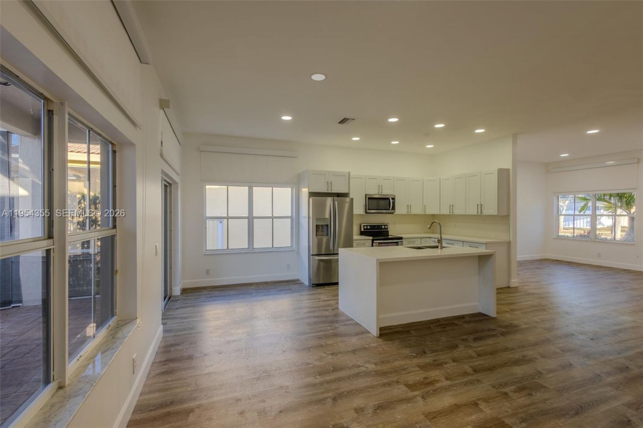 825 Tanglewood Cir, Weston, FL 33327 Photo