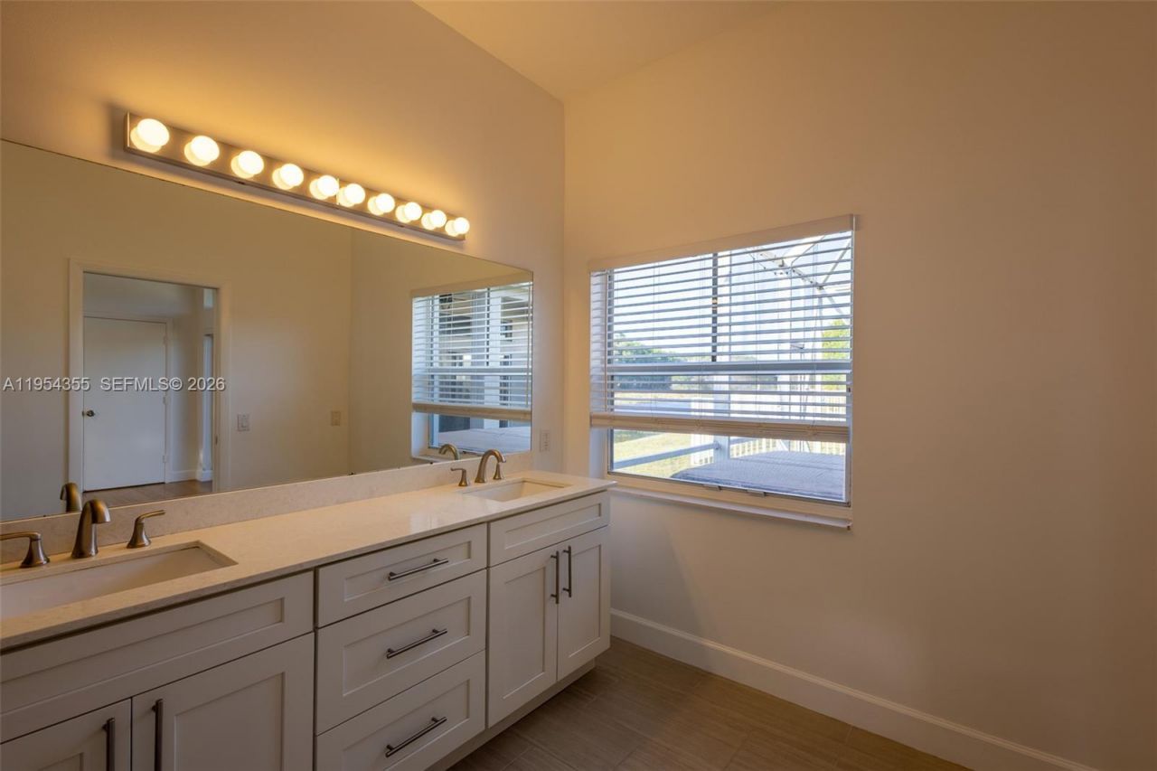 825 Tanglewood Cir, Weston, FL 33327 Photo