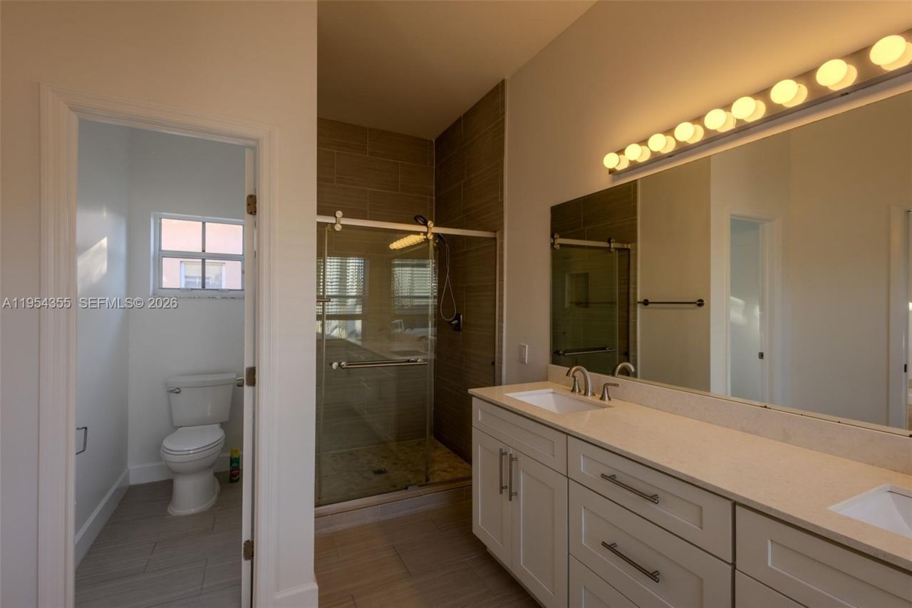 825 Tanglewood Cir, Weston, FL 33327 Photo