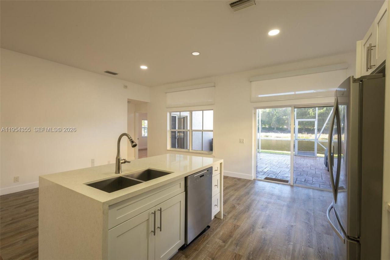 825 Tanglewood Cir, Weston, FL 33327 Photo