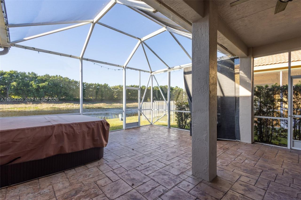 825 Tanglewood Cir, Weston, FL 33327 Photo