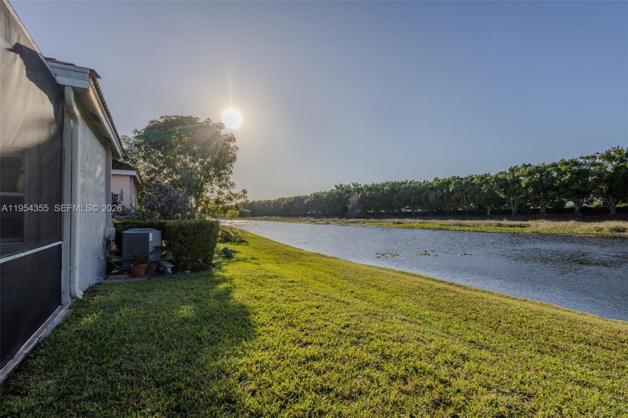 825 Tanglewood Cir, Weston, FL 33327 Photo