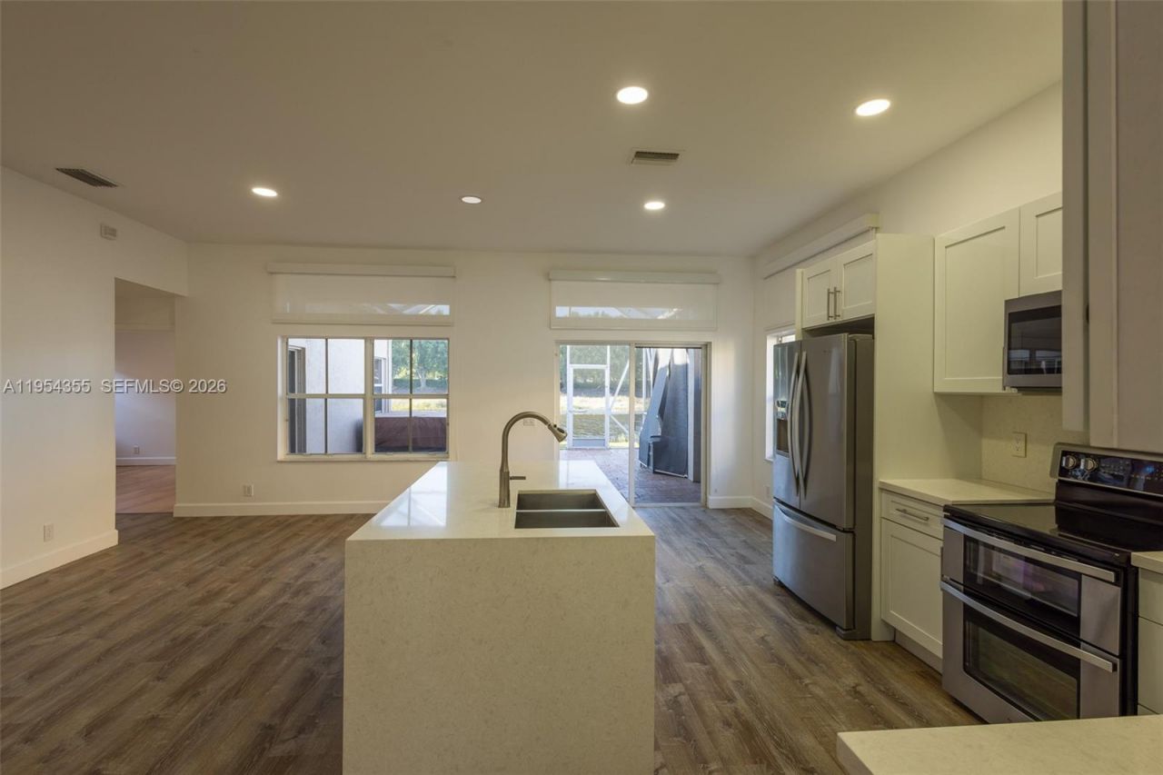 825 Tanglewood Cir, Weston, FL 33327 Photo